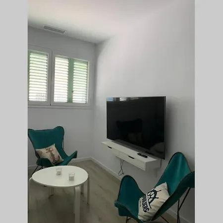 Paseo De La Carihuela 公寓 *